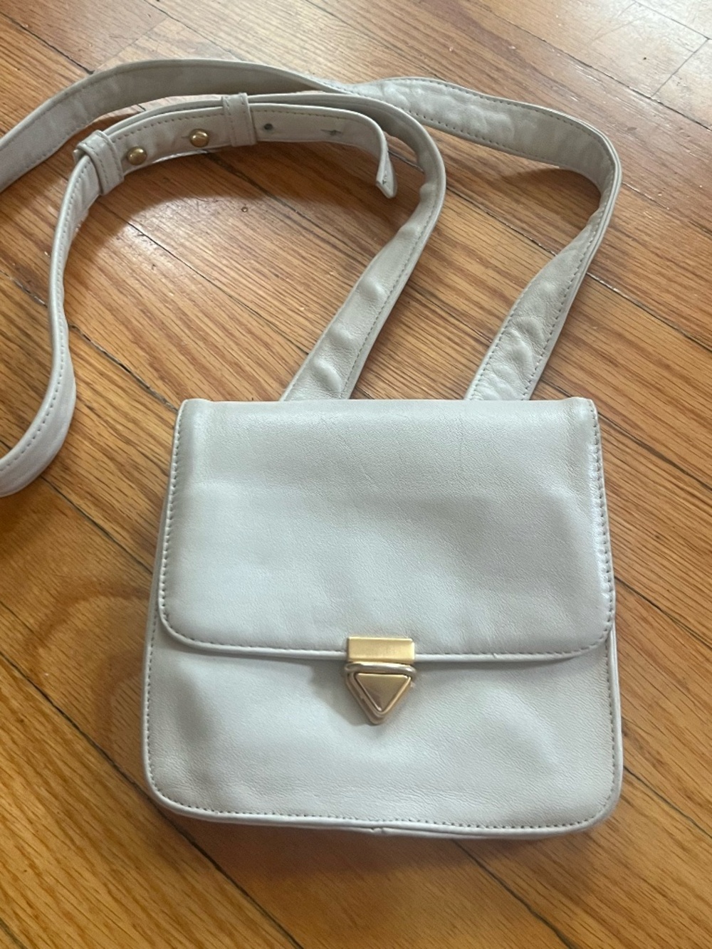 Vintage Perlina New York Ivory Leather Organizer Crossbody Bag Gold Lock Pocket